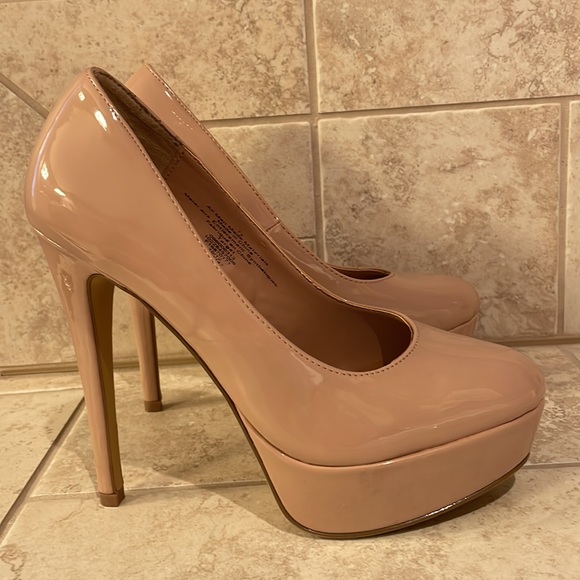 Exhilaration fawn pleather platform heels size 7.5 - Picture 2 of 10